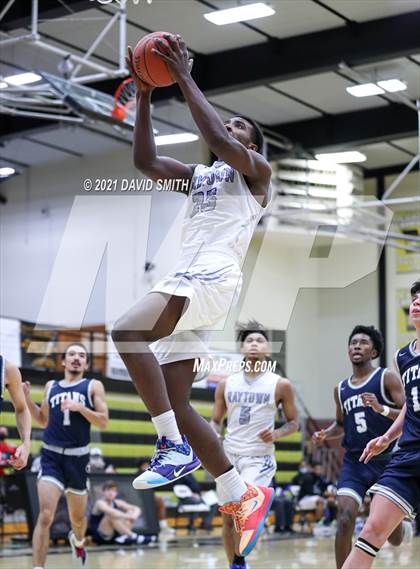 Thumbnail 1 in Lee's Summit West vs Raytown (Summit Grill Shootout) photogallery.