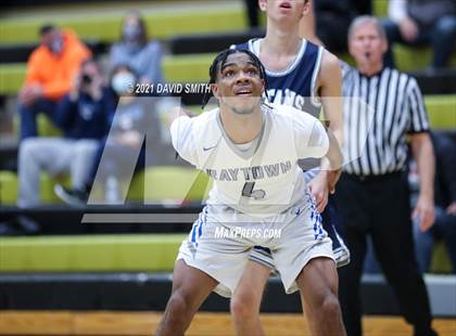 Thumbnail 3 in Lee's Summit West vs Raytown (Summit Grill Shootout) photogallery.