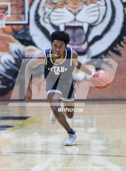 Thumbnail 2 in Lee's Summit West vs Raytown (Summit Grill Shootout) photogallery.