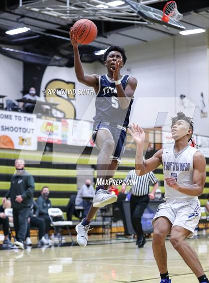 Thumbnail 1 in Lee's Summit West vs Raytown (Summit Grill Shootout) photogallery.