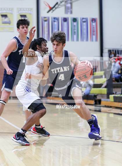 Thumbnail 2 in Lee's Summit West vs Raytown (Summit Grill Shootout) photogallery.