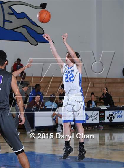 Thumbnail 2 in Bradshaw Christian @ North Hollywood (MaxPreps Holiday Classic) photogallery.