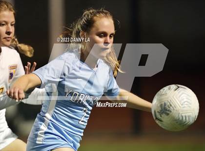 Thumbnail 2 in Lake Braddock @ Yorktown photogallery.