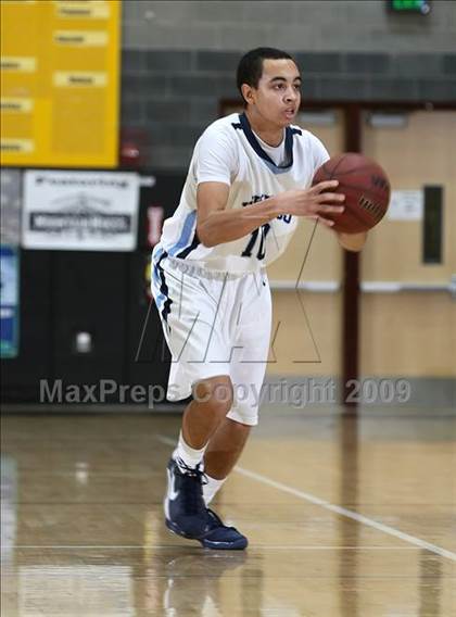 Thumbnail 1 in Oakmont vs Colfax (Common Good Classic) photogallery.