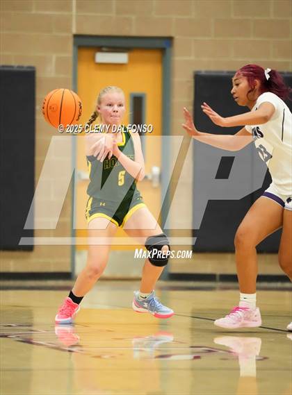 Thumbnail 2 in Pueblo County vs Denver South (Dakota Ridge Varsity Tournament) photogallery.