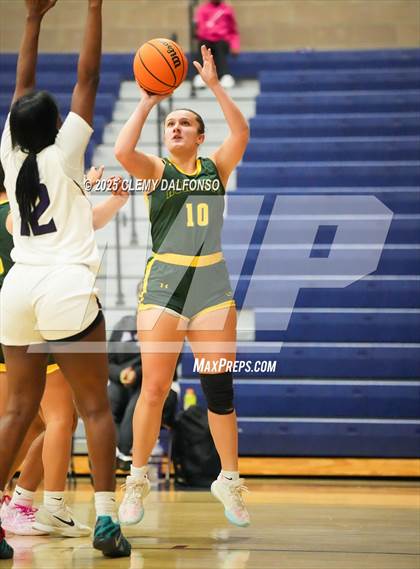 Thumbnail 2 in Pueblo County vs Denver South (Dakota Ridge Varsity Tournament) photogallery.