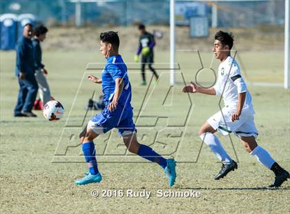 Thumbnail 3 in San Pasqual vs De La Salle photogallery.