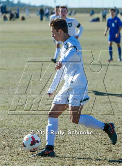 Thumbnail 2 in San Pasqual vs De La Salle photogallery.
