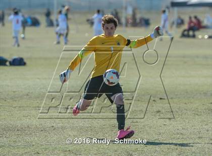 Thumbnail 3 in San Pasqual vs De La Salle photogallery.