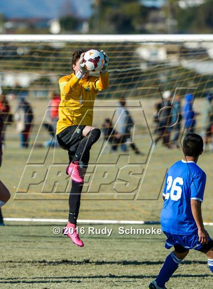 Thumbnail 1 in San Pasqual vs De La Salle photogallery.