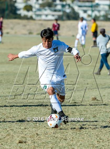 Thumbnail 2 in San Pasqual vs De La Salle photogallery.