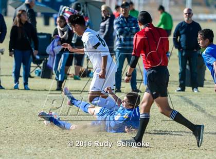 Thumbnail 2 in San Pasqual vs De La Salle photogallery.