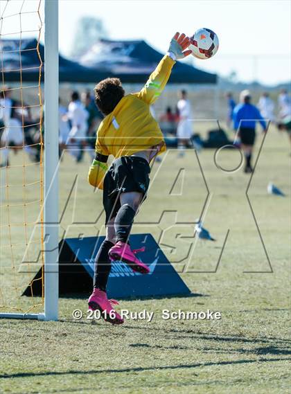Thumbnail 1 in San Pasqual vs De La Salle photogallery.