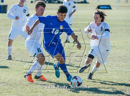 Thumbnail 3 in San Pasqual vs De La Salle photogallery.