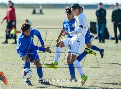 Thumbnail 3 in San Pasqual vs De La Salle photogallery.