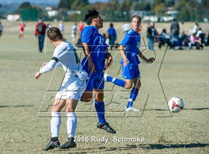 Thumbnail 2 in San Pasqual vs De La Salle photogallery.