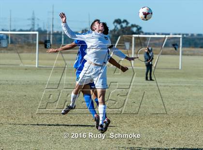 Thumbnail 2 in San Pasqual vs De La Salle photogallery.
