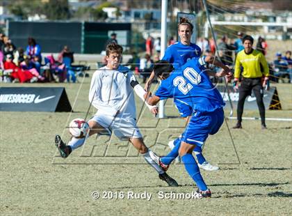Thumbnail 2 in San Pasqual vs De La Salle photogallery.