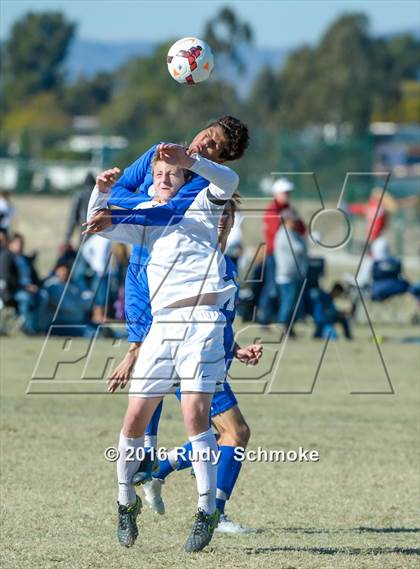 Thumbnail 3 in San Pasqual vs De La Salle photogallery.