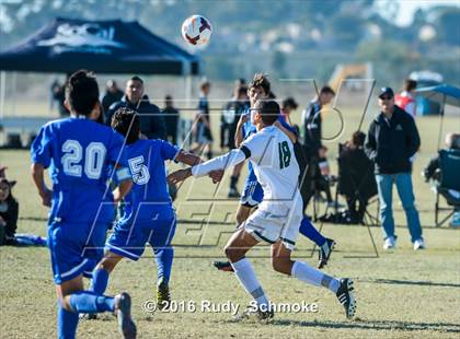 Thumbnail 3 in San Pasqual vs De La Salle photogallery.
