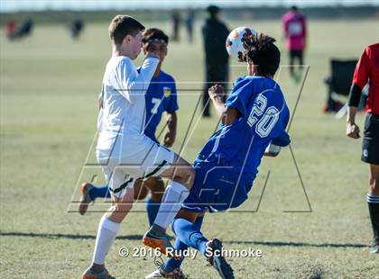 Thumbnail 2 in San Pasqual vs De La Salle photogallery.