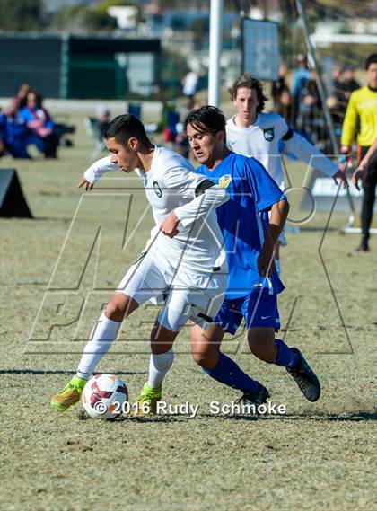 Thumbnail 1 in San Pasqual vs De La Salle photogallery.
