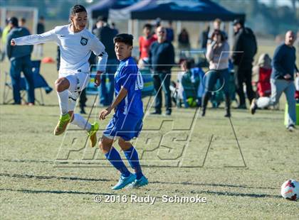 Thumbnail 2 in San Pasqual vs De La Salle photogallery.