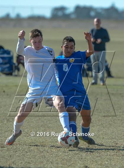Thumbnail 3 in San Pasqual vs De La Salle photogallery.