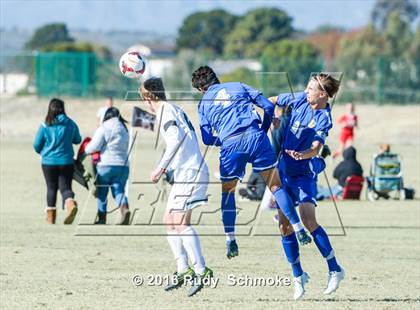 Thumbnail 2 in San Pasqual vs De La Salle photogallery.