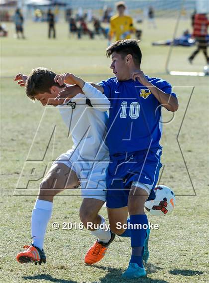 Thumbnail 2 in San Pasqual vs De La Salle photogallery.