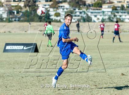 Thumbnail 2 in San Pasqual vs De La Salle photogallery.