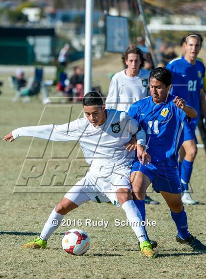 Thumbnail 2 in San Pasqual vs De La Salle photogallery.