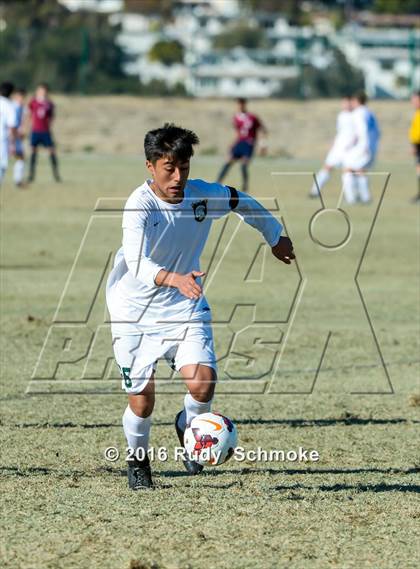 Thumbnail 3 in San Pasqual vs De La Salle photogallery.