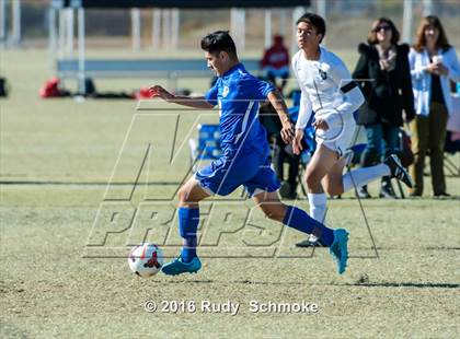 Thumbnail 1 in San Pasqual vs De La Salle photogallery.