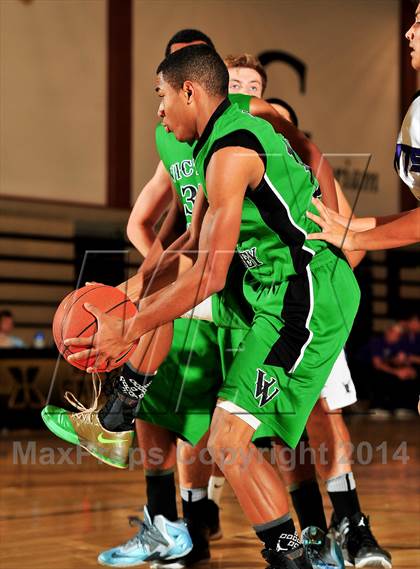 Thumbnail 1 in Shadow Hills vs. Victor Valley (MaxPreps Holiday Classic) photogallery.