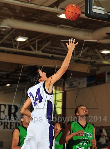 Thumbnail 2 in Shadow Hills vs. Victor Valley (MaxPreps Holiday Classic) photogallery.