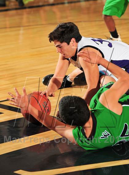 Thumbnail 3 in Shadow Hills vs. Victor Valley (MaxPreps Holiday Classic) photogallery.