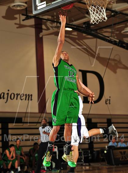 Thumbnail 3 in Shadow Hills vs. Victor Valley (MaxPreps Holiday Classic) photogallery.