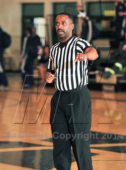 Thumbnail 2 in Shadow Hills vs. Victor Valley (MaxPreps Holiday Classic) photogallery.
