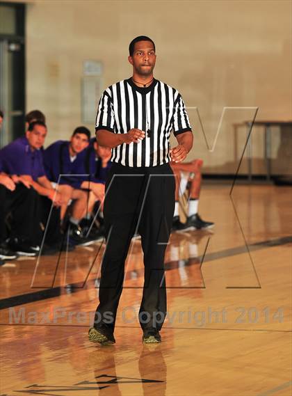 Thumbnail 1 in Shadow Hills vs. Victor Valley (MaxPreps Holiday Classic) photogallery.