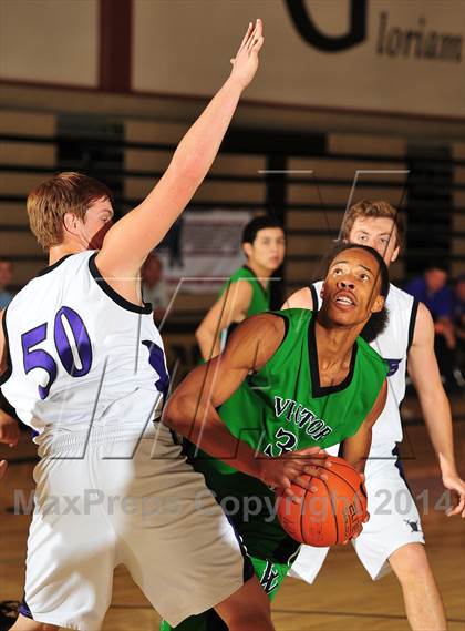 Thumbnail 2 in Shadow Hills vs. Victor Valley (MaxPreps Holiday Classic) photogallery.