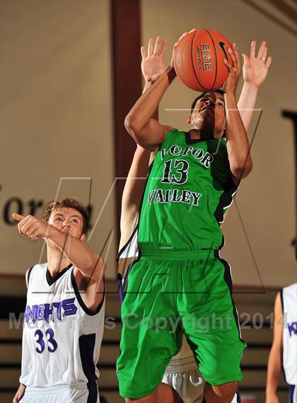 Thumbnail 1 in Shadow Hills vs. Victor Valley (MaxPreps Holiday Classic) photogallery.