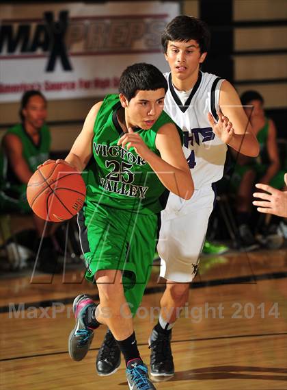 Thumbnail 3 in Shadow Hills vs. Victor Valley (MaxPreps Holiday Classic) photogallery.