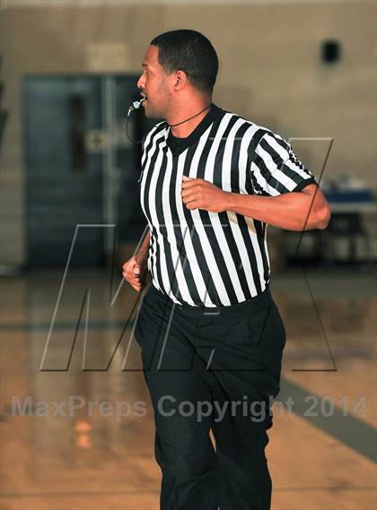 Thumbnail 3 in Shadow Hills vs. Victor Valley (MaxPreps Holiday Classic) photogallery.