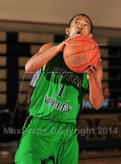 Thumbnail 1 in Shadow Hills vs. Victor Valley (MaxPreps Holiday Classic) photogallery.