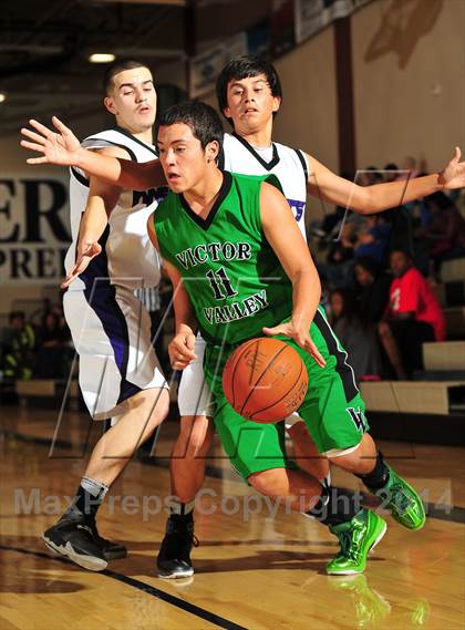 Thumbnail 1 in Shadow Hills vs. Victor Valley (MaxPreps Holiday Classic) photogallery.