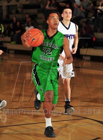 Thumbnail 2 in Shadow Hills vs. Victor Valley (MaxPreps Holiday Classic) photogallery.