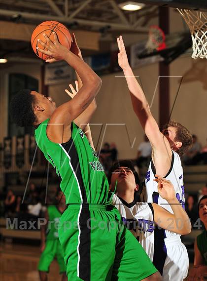 Thumbnail 1 in Shadow Hills vs. Victor Valley (MaxPreps Holiday Classic) photogallery.