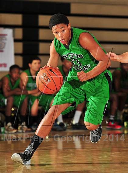 Thumbnail 2 in Shadow Hills vs. Victor Valley (MaxPreps Holiday Classic) photogallery.