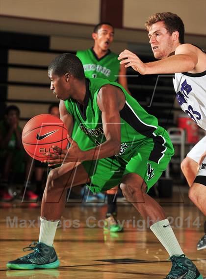 Thumbnail 2 in Shadow Hills vs. Victor Valley (MaxPreps Holiday Classic) photogallery.